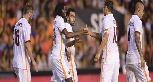 روما يستخدم صلاح وتوتي لمساندة اللاجئين السوريين .. فيديو